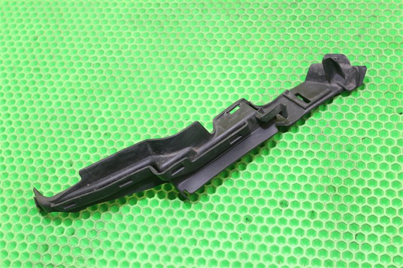 Решетка передний правый Suzuki SX4 YA11S M15A
