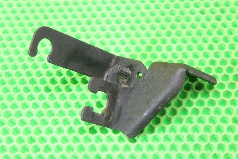 Фиксатор тормозного шланга передний правый Mitsubishi Outlander CW5W 4B12