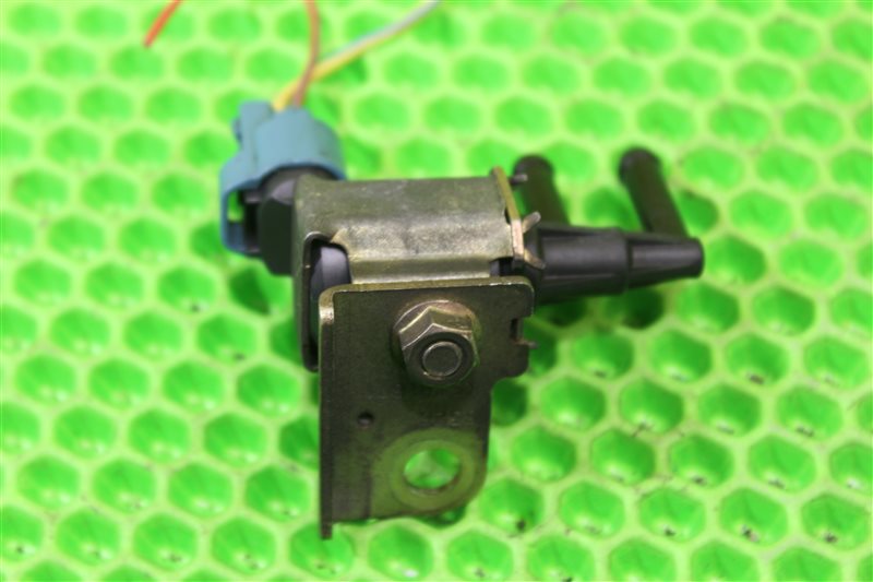 Клапан вакуумный Subaru K5T48479