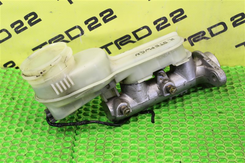 Главный тормозной цилиндр Honda Stepwgn RF3 K20A