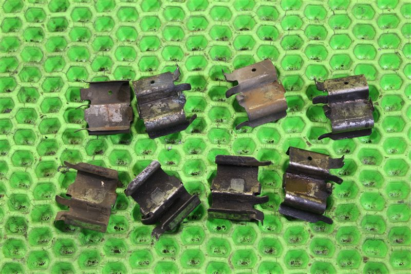 Запчасть прижимная пружина суппорта передняя Suzuki Grand Vitara 2008-2015 TDA4W J24B 55234-50J00 контрактная Прижимная пружина суппорта передняя Suzuki Grand Vitara 2008-2015 TDA4W J24B 55234-50J00 контрактная