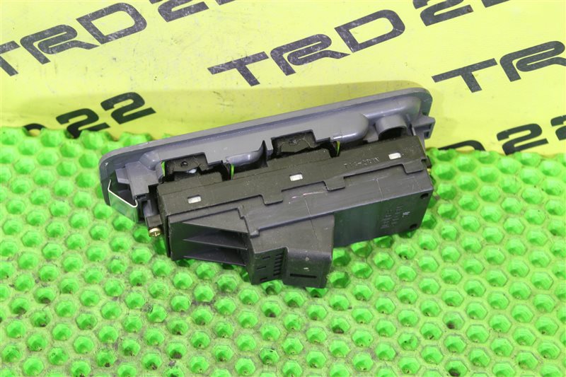 Блок управления стеклоподъемниками Toyota Cami J102E K3 Блок управления стеклоподъемниками Toyota Cami J102E K3