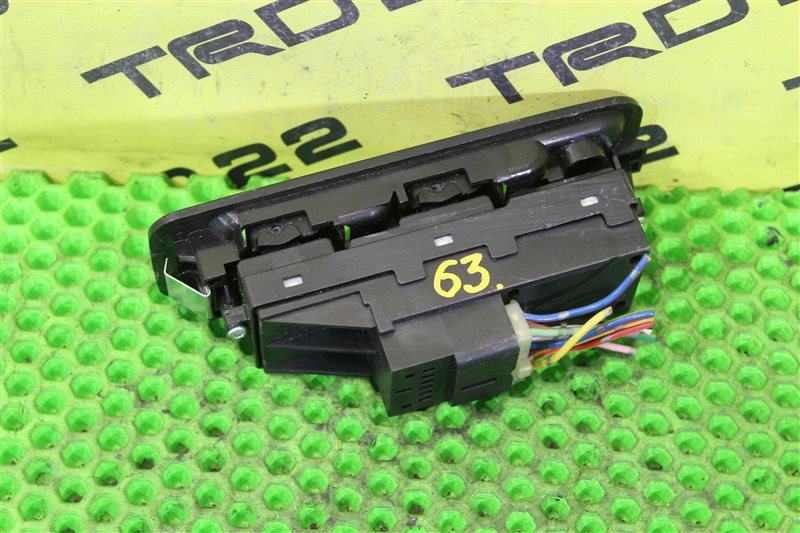 Блок управления стеклоподъемниками Toyota Duet M100A EJ-VE Блок управления стеклоподъемниками Toyota Duet M100A EJ-VE