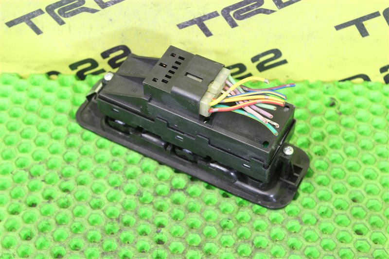 Блок управления стеклоподъемниками Duet 2000 M100A EJ-VE Блок управления стеклоподъемниками Duet 2000 M100A EJ-VE