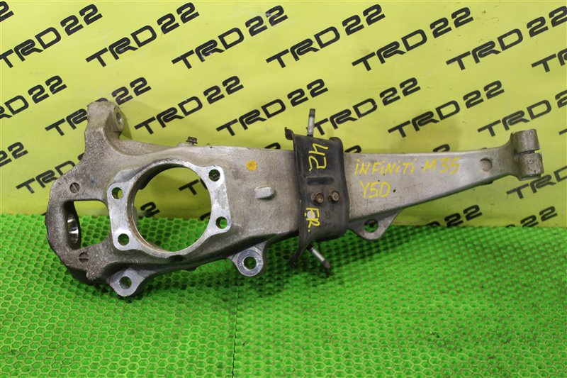 Кулак поворотный передний правый M35 2009 Y50 VQ35DE