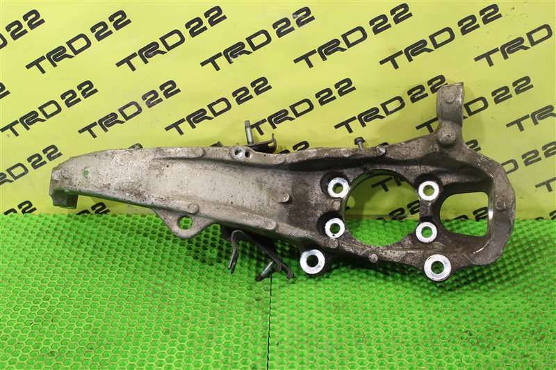 Кулак поворотный передний правый G35 2009 V36 VQ35HR