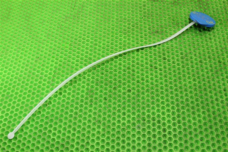 Крышка бачка стеклоомывателя Honda Accord CU2 K24A3 Крышка бачка стеклоомывателя Honda Accord CU2 K24A3