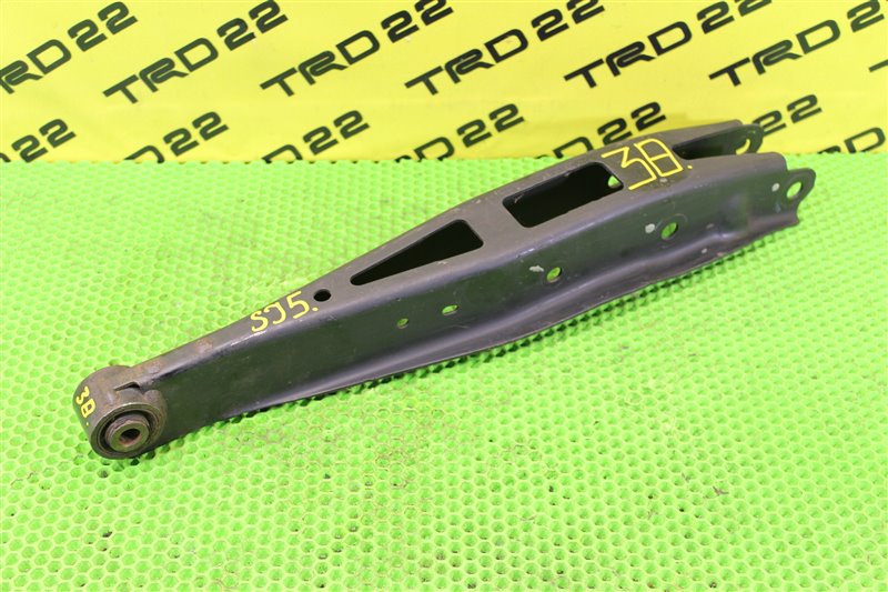 Рычаг подвески задний правый Subaru Forester 2013 SJ5 FB20 20250-FG042 контрактная