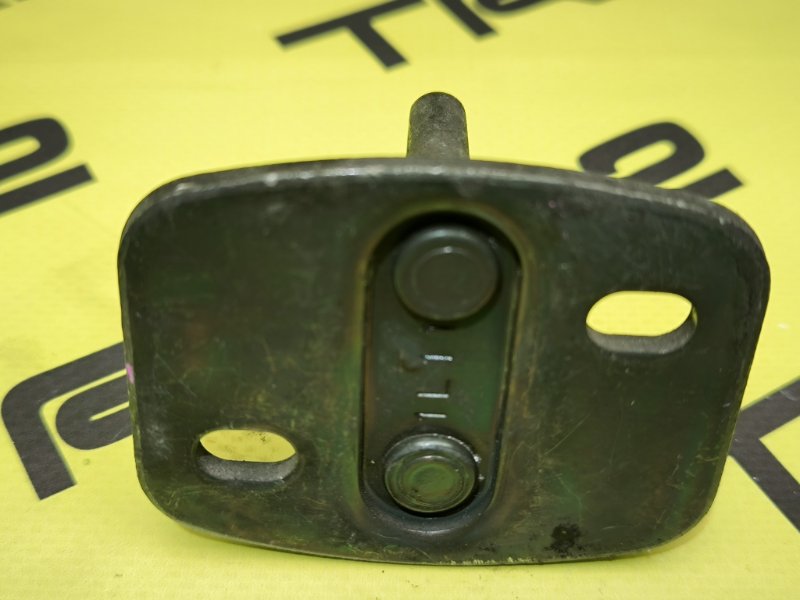 Петля замка багажника Mazda Bongo Brawny SKE6V FE