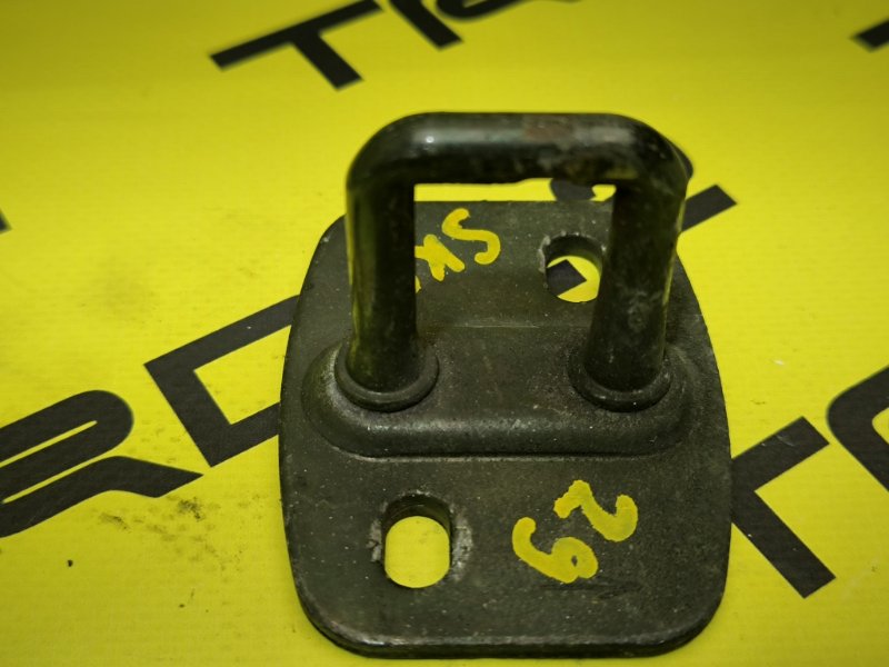 Петля замка багажника Mazda Bongo Brawny SKE6V FE Петля замка багажника Mazda Bongo Brawny SKE6V FE