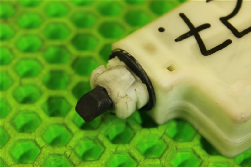 Замок лючка бензобака Nissan Teana J32 VQ25DE