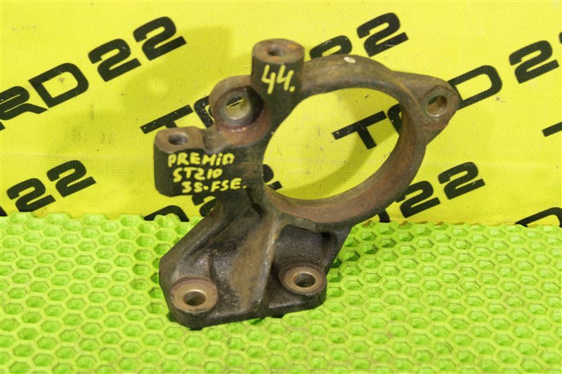 Кронштейн привода передний правый Toyota Caldina 2000 ST210 3S-FE 43457-20030 контрактная