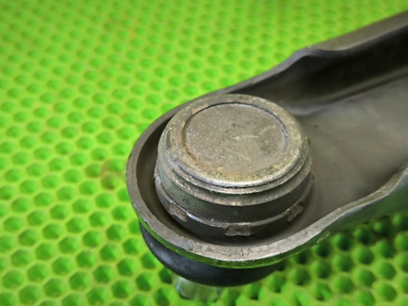 Рычаг подвески передний правый Outlander 2009 CW5W 4B12