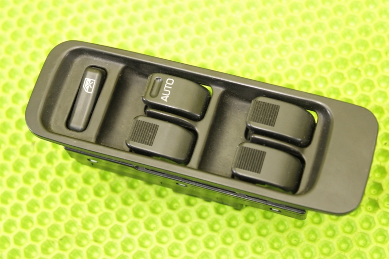 Блок управления стеклоподъемниками передний правый Toyota Duet M100A EJ-VE 84820-87406-03 контрактная