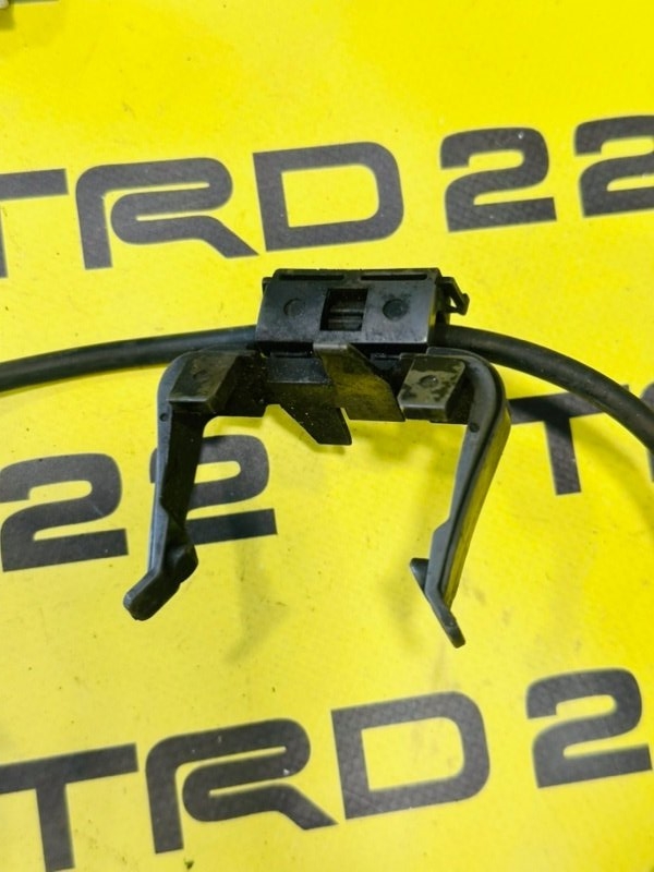 Датчик abs передний правый RX300 2005 MCU35 1MZ-FE