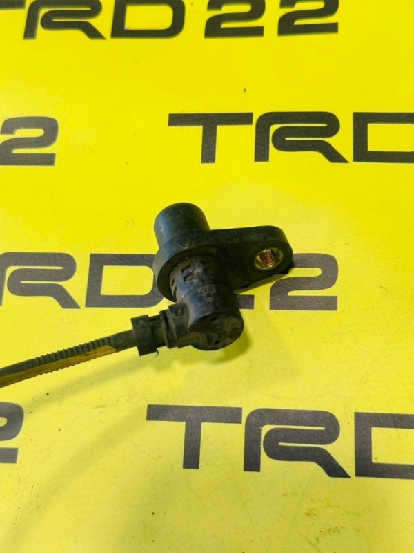 Датчик abs передний правый Toyota Corolla NZE121 1NZ-FE