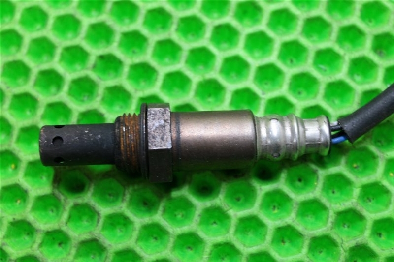 Датчик кислородный передний Toyota Noah AZR60 1AZ-FSE