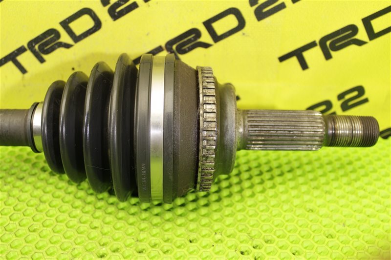 Привод передний правый Corolla 2004 ZZE121 3ZZ-FE