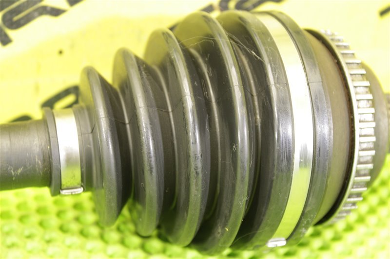 Привод передний правый Corolla 2004 ZZE121 3ZZ-FE