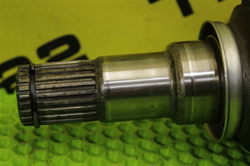 Привод передний правый Corolla 2004 ZZE121 3ZZ-FE