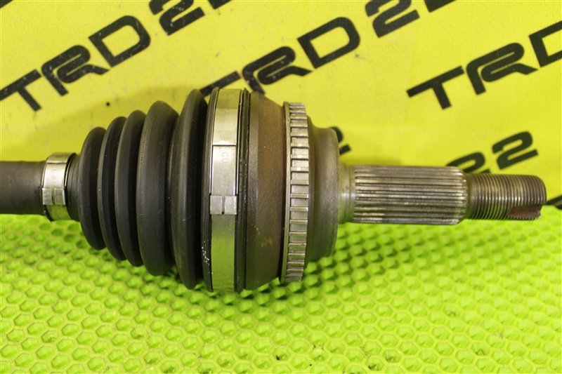 Привод передний правый Corolla 2004 ZZE121 3ZZ-FE