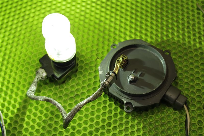 Блок ксенона X-Trail 2010 TNT31 QR25DE