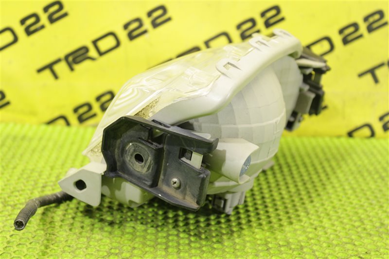 Повторитель поворота в бампер передний правый Prius 2014 ZVW30 2ZR-FXE Повторитель поворота в бампер передний правый Prius 2014 ZVW30 2ZR-FXE