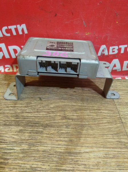 Блок переключения кпп Nissan Cefiro A33 VQ25DD 31036 2Y511