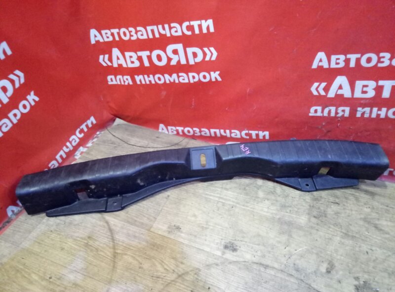 Накладка багажника Honda Cr-V RE4 K24A 2006 84640-SWA-0030, накладка на замок багажника.