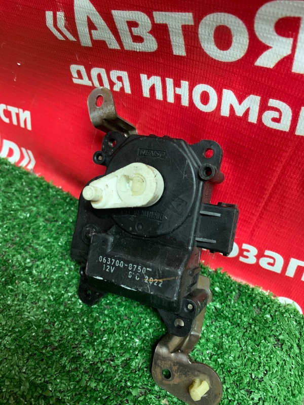 Привод заслонок отопителя Honda Civic Ferio ES1 D15B 2001 063700-8750