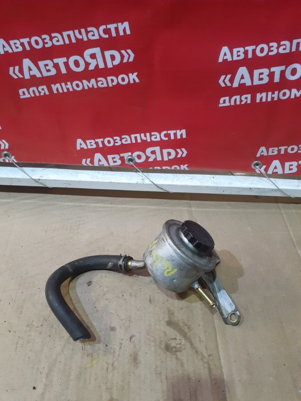 Бачок гидроусилителя Toyota Regius RCH47W 3RZ-FE 10.1999