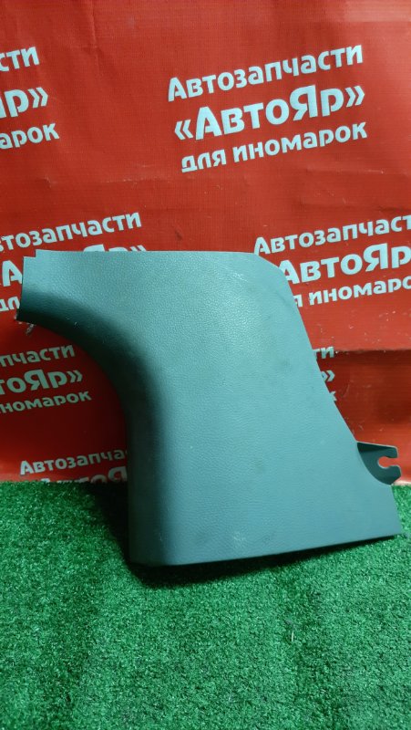 Накладка пластиковая в салон Mitsubishi Airtrek CU4W 4G64 правая mr962696