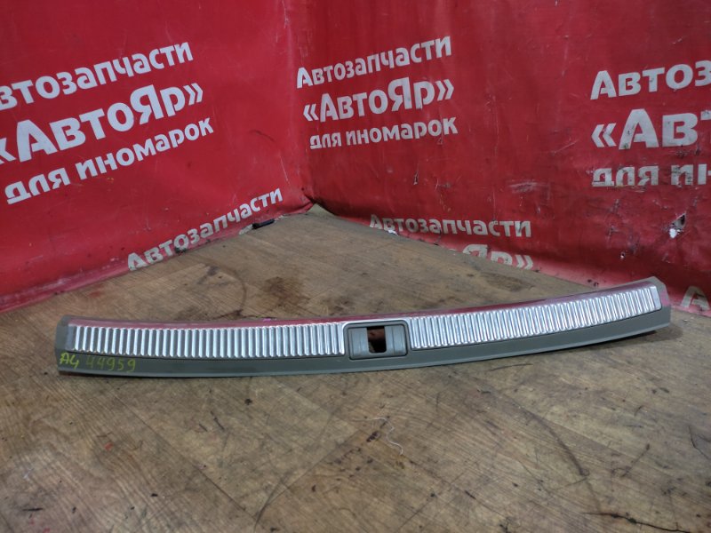 Накладка багажника Audi A4 B7 BFB 2006 8E9864483C