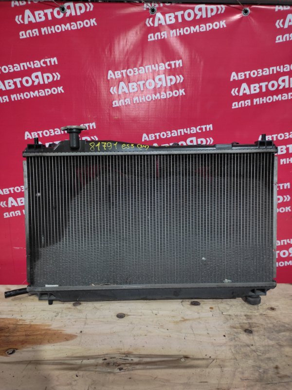 Радиатор основной Honda Civic Ferio ES3 D17A 2002 с диффузором, вариатор. 19010-PLR-902