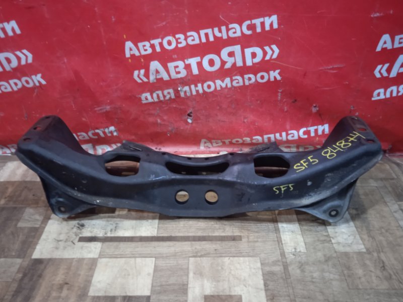 Балка поперечная Subaru Forester SF5 EJ205 02.2001 передняя 20100AC021