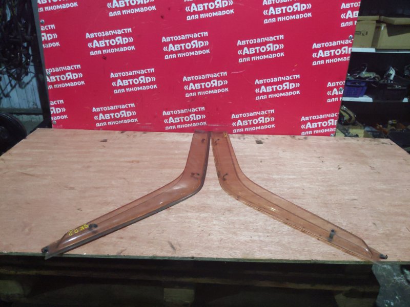 Ветровик Nissan Vanette SK22MN R2 10.2000 комплект 2шт.