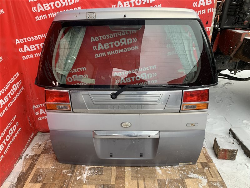 Дверь задняя Nissan Elgrand ATWE50 ZD30DDTI 10.2000 В сборе. Код краски 2X4