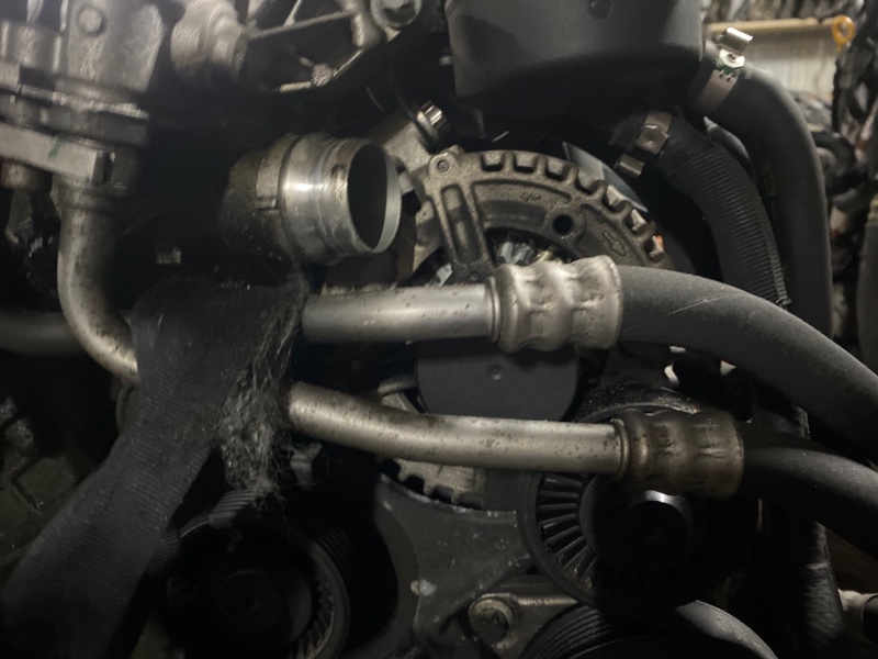 Генератор Bmw X3 E83 N52B25A 06.2008 12317555926, 0121715012, 180А.
