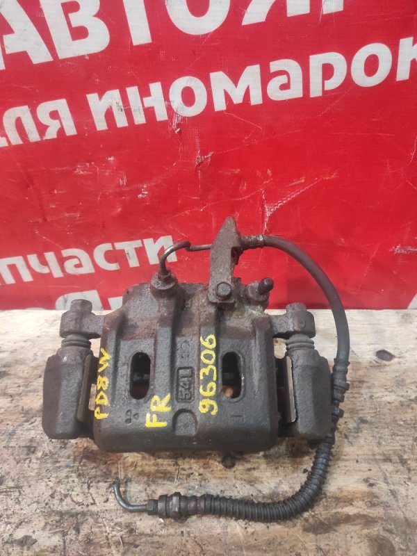 Суппорт тормозной Mitsubishi Delica Space Gear PD8W 4M40-T 05.1995 передний правый 23-12 MB858405
