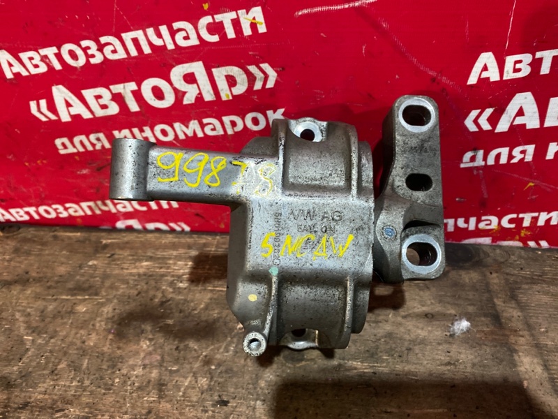 Подушка двигателя Volkswagen Tiguan 5NCAW CAWB 01.2009 правая 5N0199262K