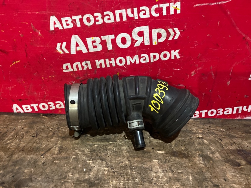 Патрубок воздушн.фильтра Nissan X-Trail NT30 QR20DE 12.2005 16578-8H302
