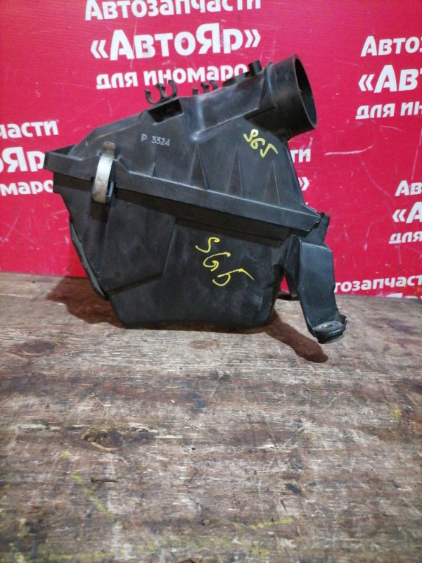 Корпус воздушного фильтра Subaru Forester SG5 EJ205 07.2005 46051AE000, 46052SA000. Дефект креплений.