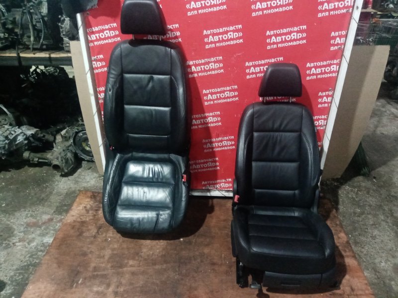 Сидение Volkswagen Tiguan 5NCAW CAWB 01.2009 Правый руль. Комплект, продажа только комплектом.