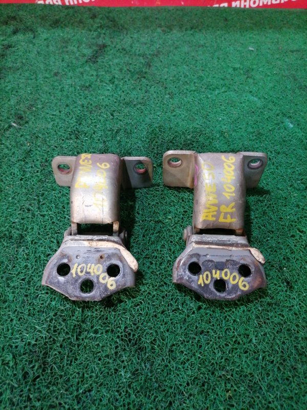 Петля дверная Nissan Elgrand AVWE50 QD32ETI 1998.12 передняя правая Комплект 2 шт. Небольшой люфт.