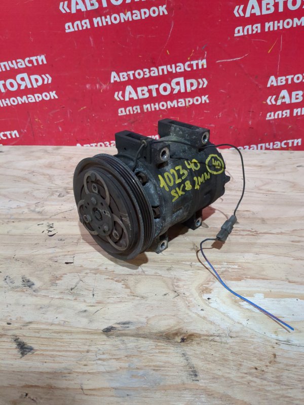 Компрессор кондиционера Nissan Vanette SK82MN F8 2004 92600HA001заломыш в креплении трубок