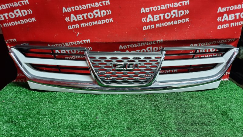 Решетка радиатора Toyota Carina ST215 3S-FE 2000.06 53111-20890 2я модель. Код краски 040. Состояние на