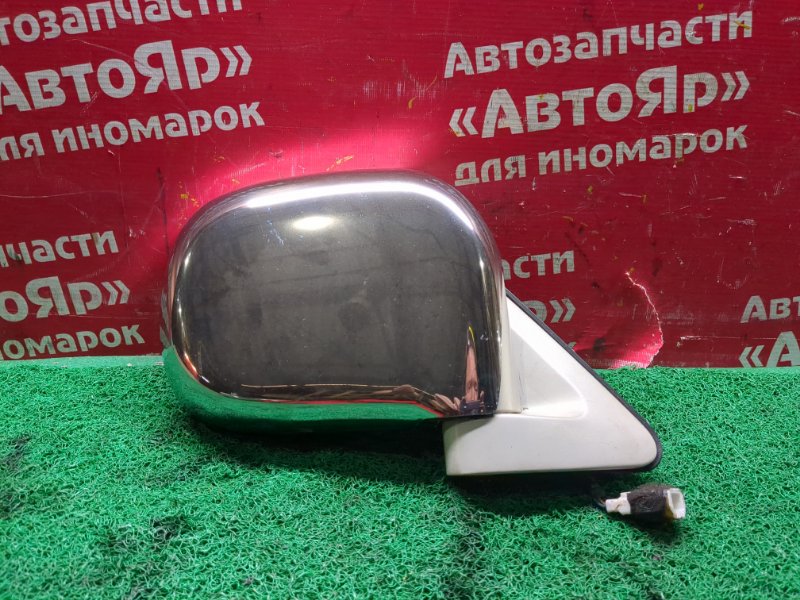 Зеркало Toyota Hiace KZH106W 1KZ-TE 1997 переднее правое 5 контактов. Хром накладка.