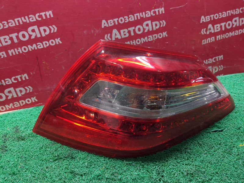 Стоп-сигнал Nissan Teana TNJ32 QR25DE 2011 задний правый 7271 Скол стекла на углу.