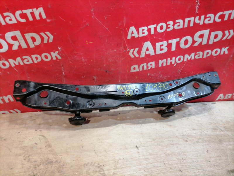 Рамка радиатора Toyota Camry AVV50 2AR-FXE 2012 Верхняя часть.