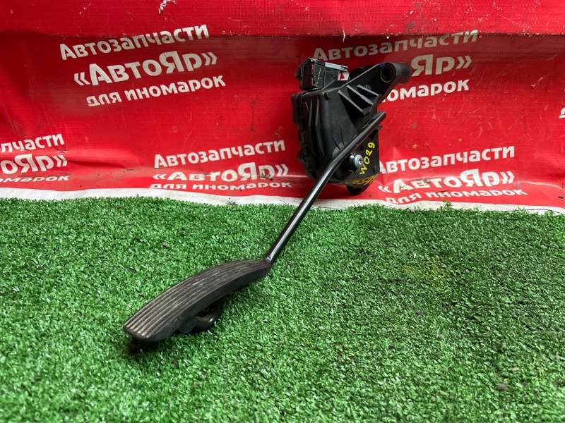 Педаль газа Subaru Traviq XM220 Z22SE 2004 GM9202344